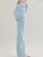 Back slit straight jeans