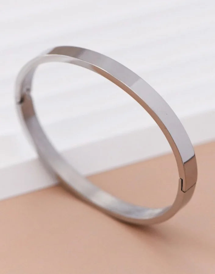 Timeless Bangle